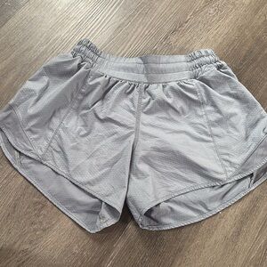 Lululemon grey hotty hot 4in